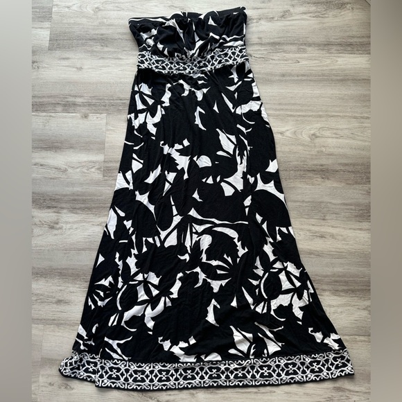 White House Black Market Monochrome Maxi Dress - Picture 1 of 8